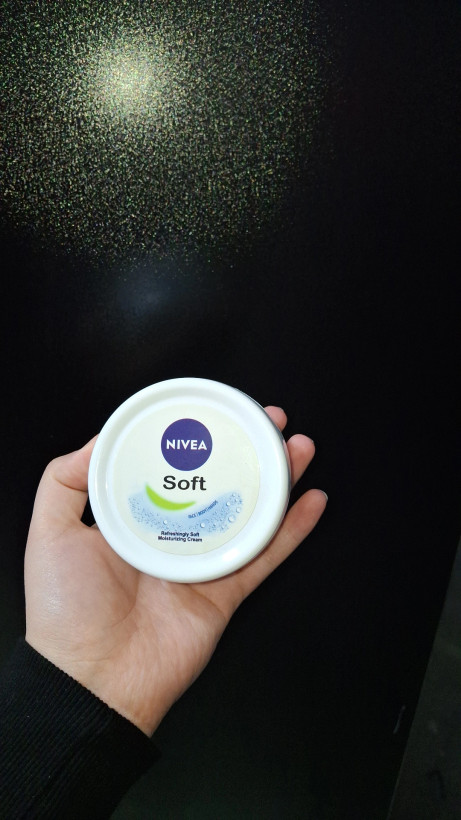 کرم دست صورت نیوا