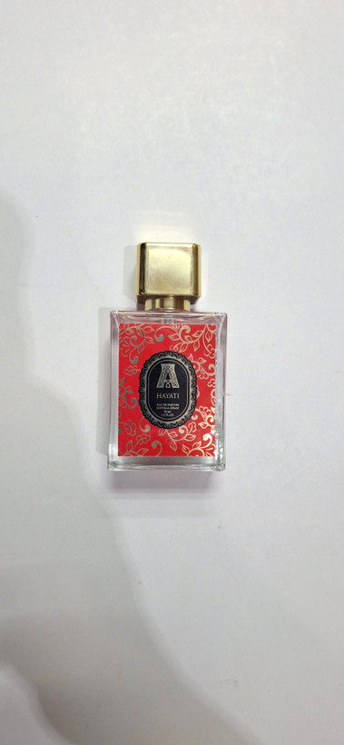 عطرمینیاتوری حیاتی برند اماراتی احیه خنک شیرین