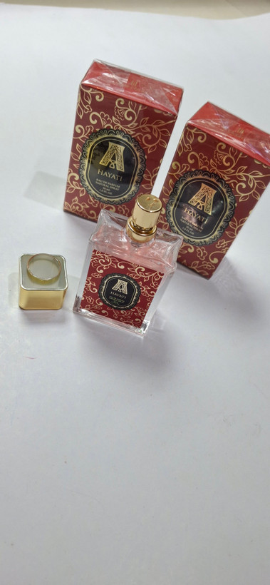 عطرمینیاتوری حیاتی برند اماراتی احیه خنک شیرین